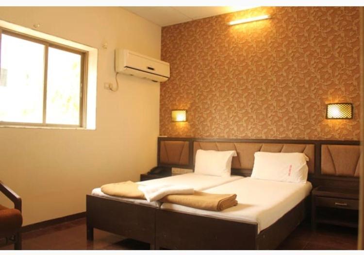 Hotel Ganesh Palace Βομβάη Εξωτερικό φωτογραφία